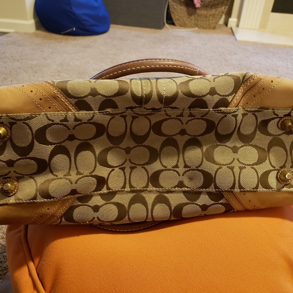 Coach Purse - Picture 4 of 4